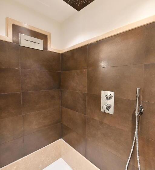 اتاق لوکس, Palazzo Degli Stemmi