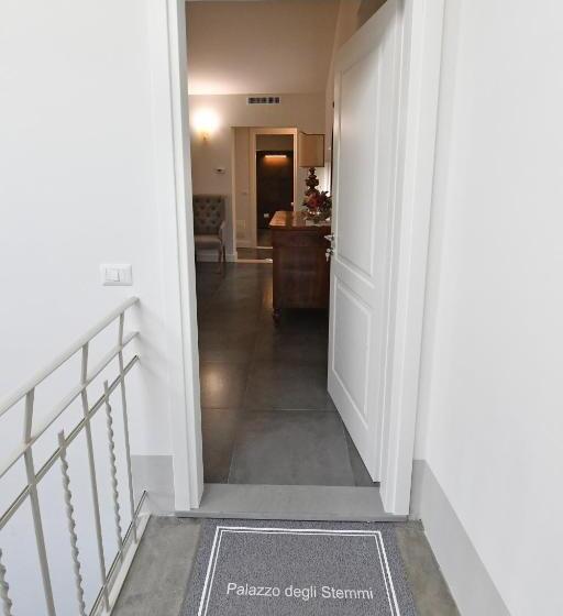 سوییت لوکس, Palazzo Degli Stemmi