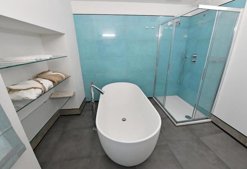 سوییت لوکس, Palazzo Degli Stemmi