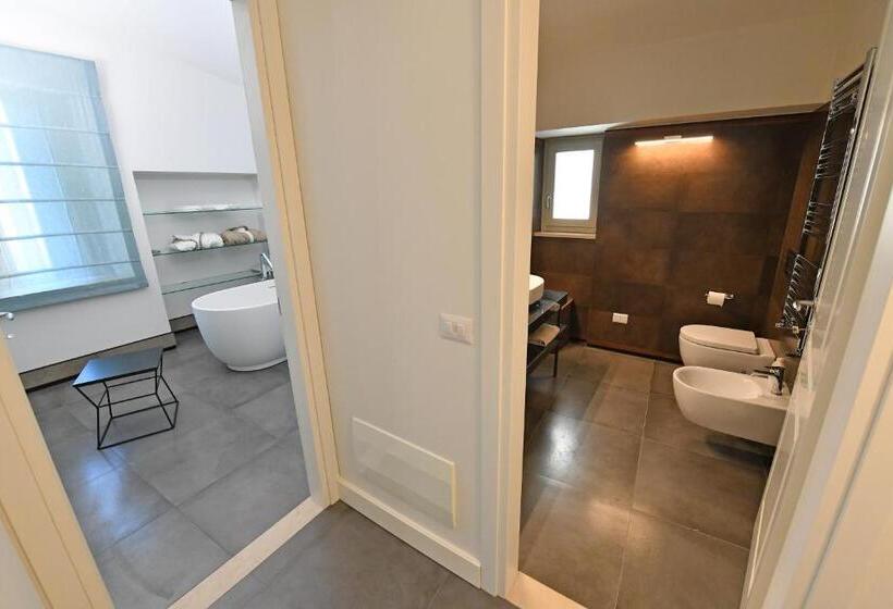 سوییت لوکس, Palazzo Degli Stemmi