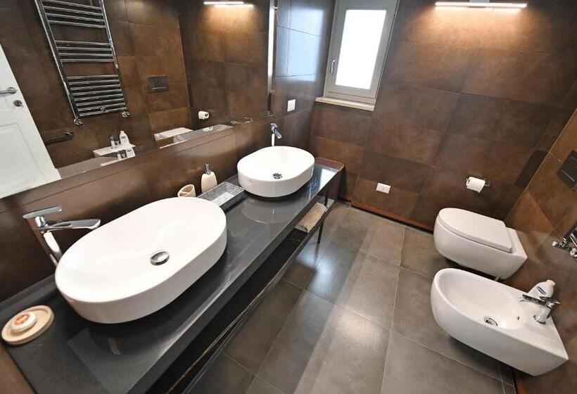 سوییت لوکس, Palazzo Degli Stemmi