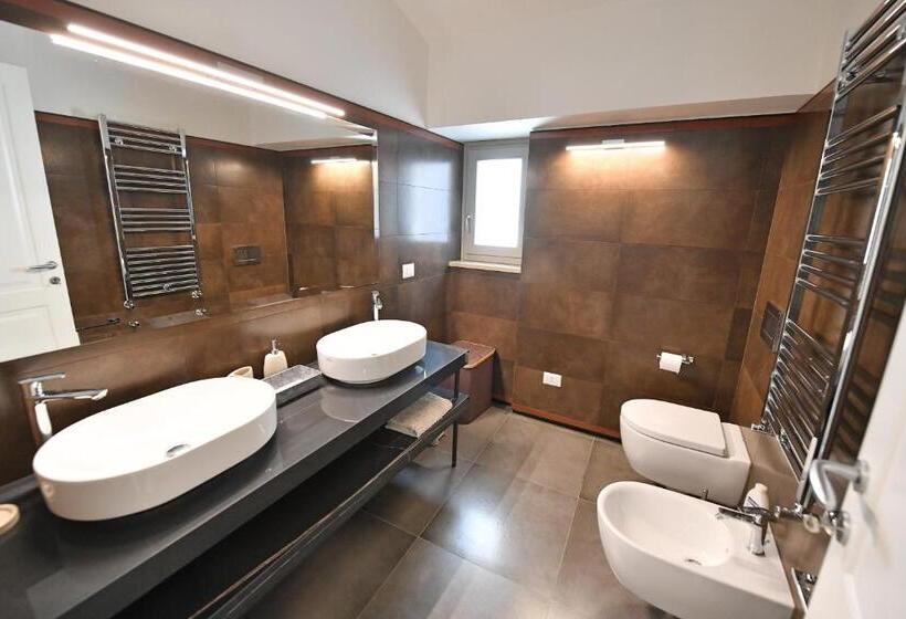 سوییت لوکس, Palazzo Degli Stemmi