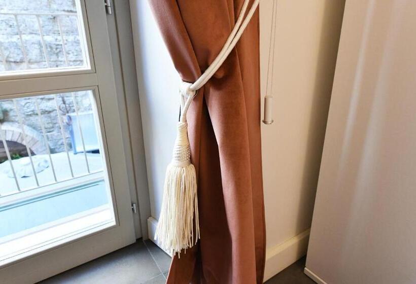 آپارتمان لوکس 1 خوابه, Palazzo Degli Stemmi