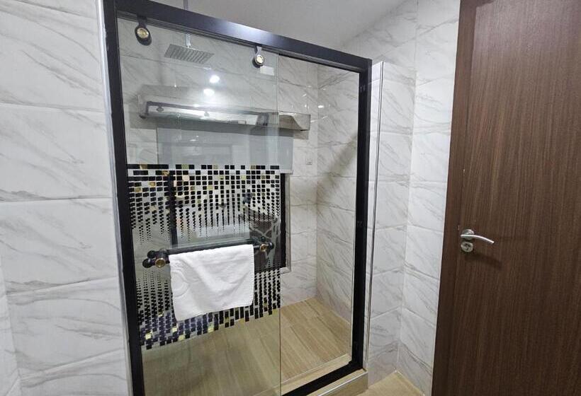 اتاق لوکس یک تخته, Carlton Swiss Grand Hotels