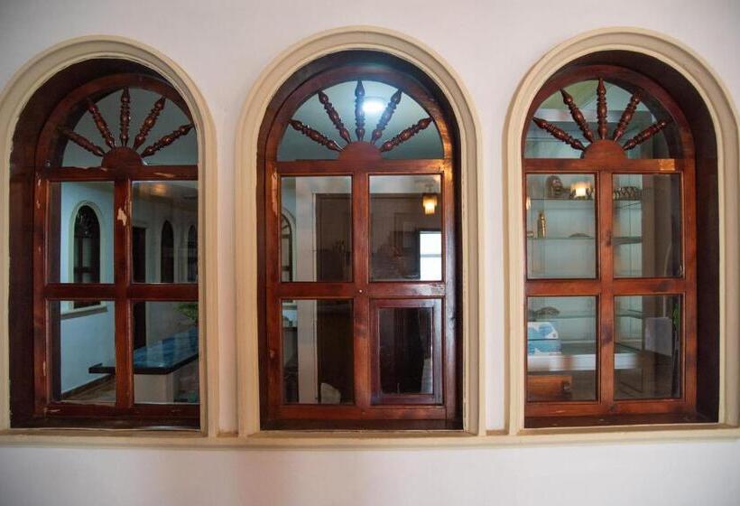 패밀리 룸, Lili   Popayán