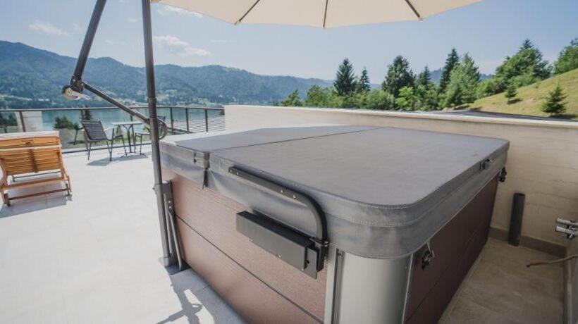 1 Bedroom Apartment Lake View, Panoramic Colibita