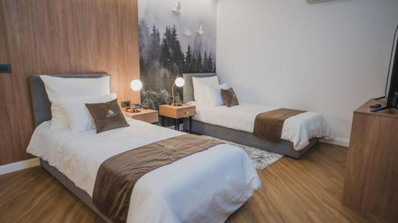 1 Bedroom Apartment Lake View, Panoramic Colibita