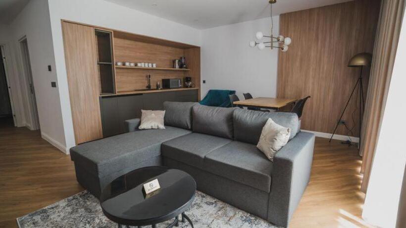 1 Bedroom Apartment Lake View, Panoramic Colibita