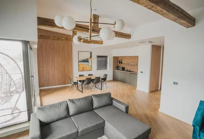 １ベッドルームのデラックスアパートメント, Panoramic Colibita