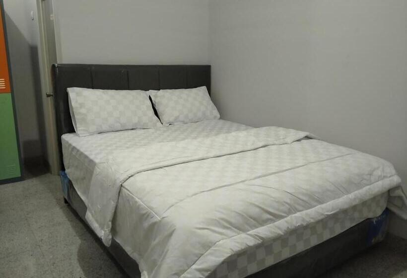 デラックスルーム, Brilliant Residence Gading Serpong Redpartner