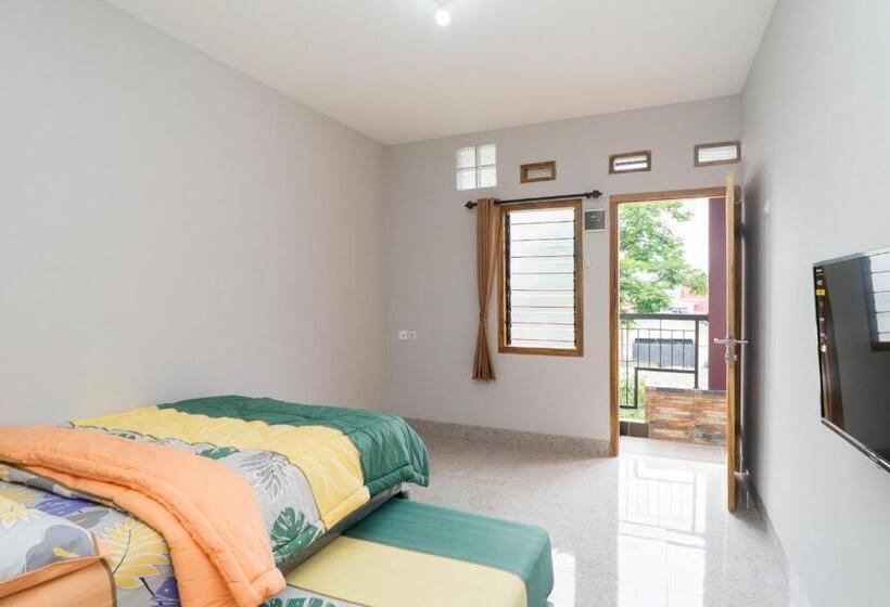Номер Economy, Brilliant Residence Gading Serpong Redpartner