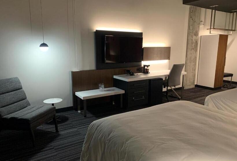 Номер Deluxe, Grand Hotel Times Blainville Mirabel