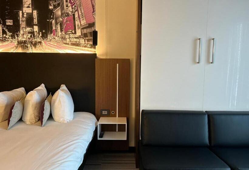 带大床的高级房间, Grand Hotel Times Blainville Mirabel