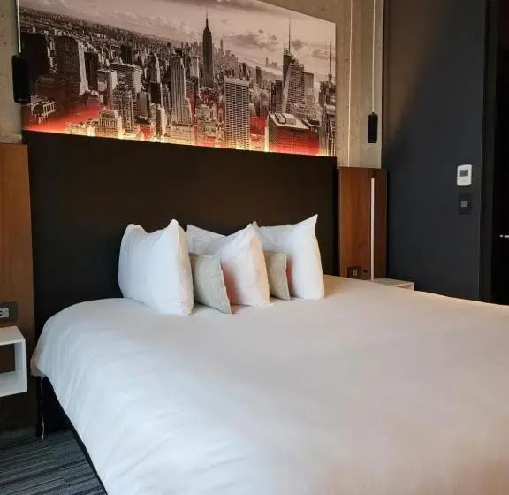 キングサイズベッドのデラックスルーム, Grand Hotel Times Blainville Mirabel