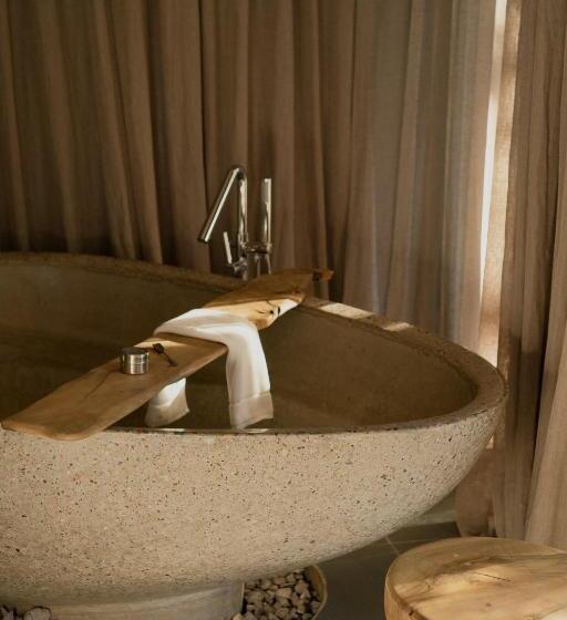 Люкс, Susana Balbo Winemaker´s House