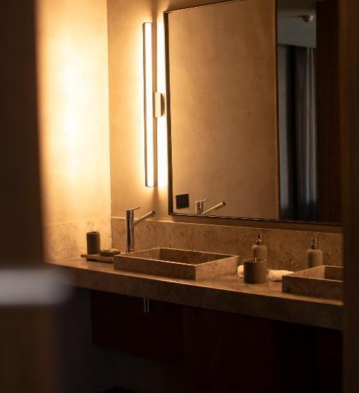 Люкс, Susana Balbo Winemaker´s House