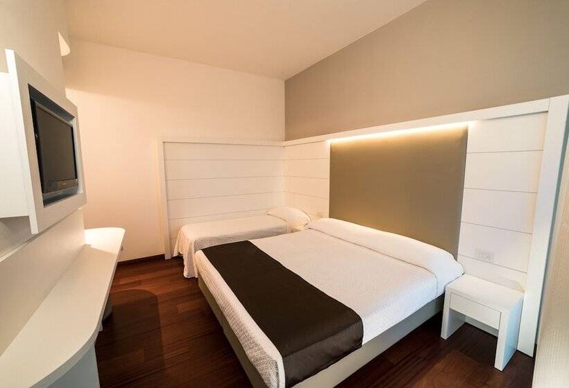 غرفة قياسية ثلاثية, Alexander