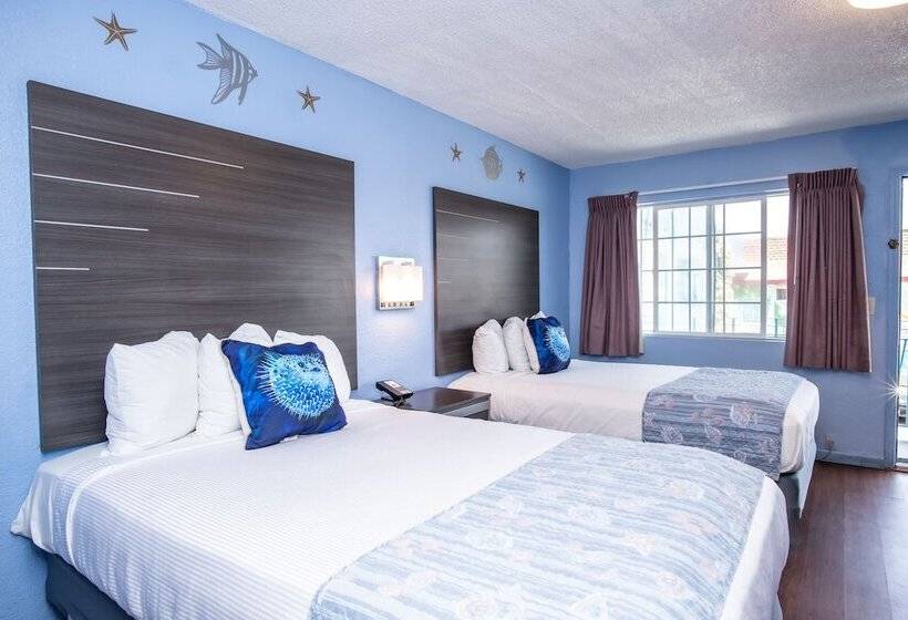 غرفة قياسية ثلاثية, Aqua Breeze Inn