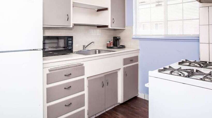 شقة غرفتين, Aqua Breeze Inn