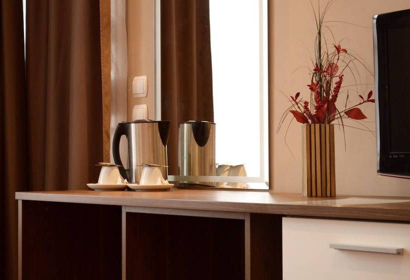 اتاق استاندارد با تراس, Balkan Hotel Garni