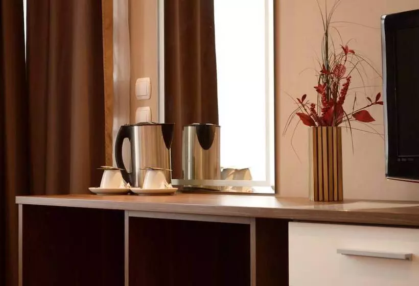 اتاق استاندارد با تراس, Balkan Hotel Garni