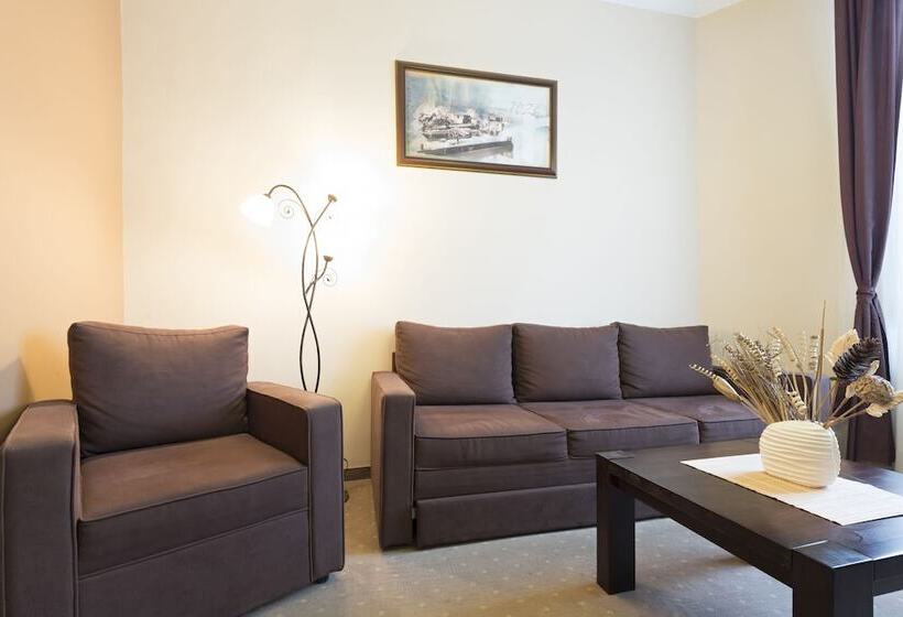 سوییت, Belgrade City