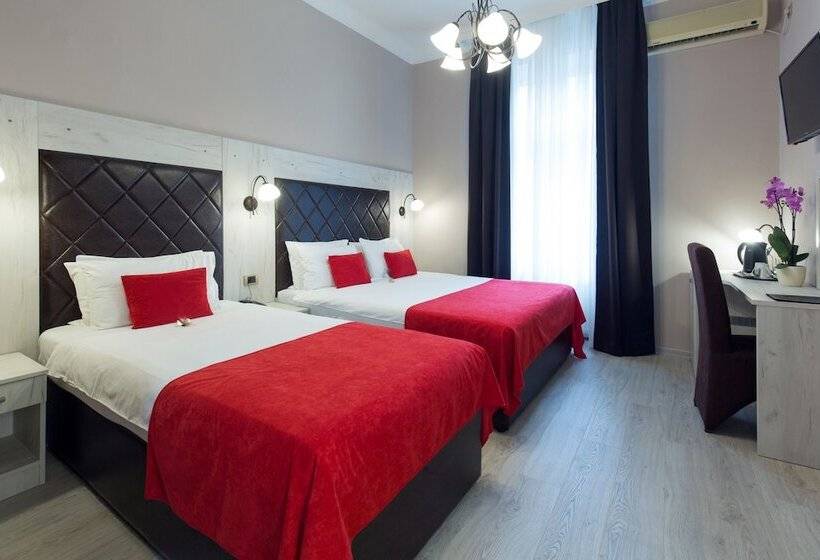 اتاق راحتی سه تخته, Belgrade City