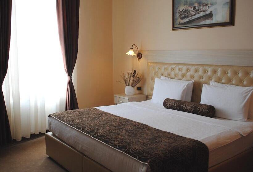 اتاق سوپریور, Belgrade City