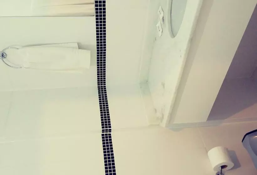 اتاق پرمیوم, Coral Tower Express