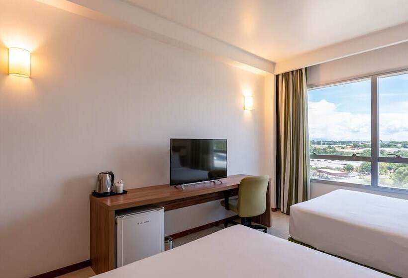 غرفه قياسيه سريرين مزدوجين, Holiday Inn Manaus, An Ihg