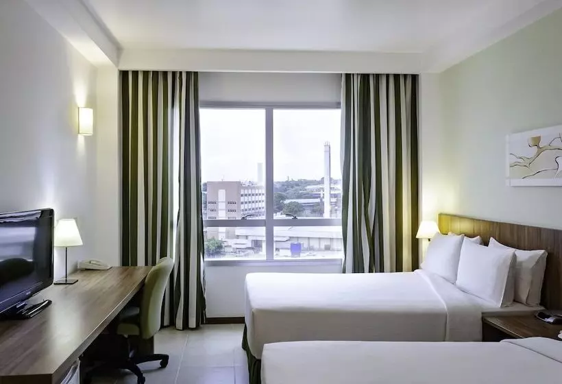 ２ダブルベッドのスタンダードルーム, Holiday Inn Manaus, An Ihg