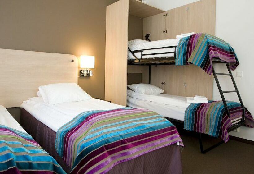 家庭间, L Charlottenberg