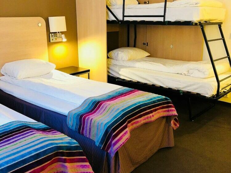 家庭间, L Charlottenberg