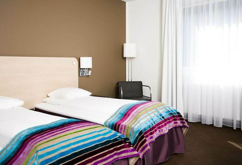 标准间, L Charlottenberg