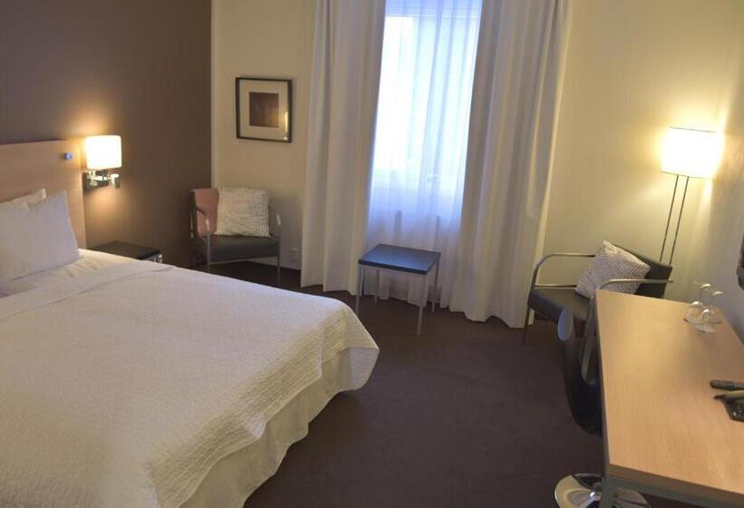 高级大房间, L Charlottenberg