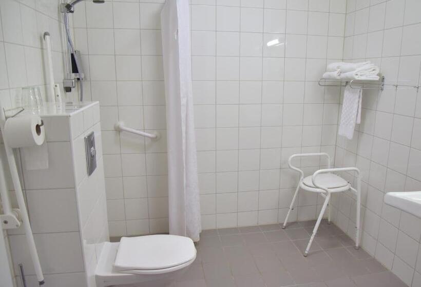 适合残疾人使用的标准间, L Charlottenberg