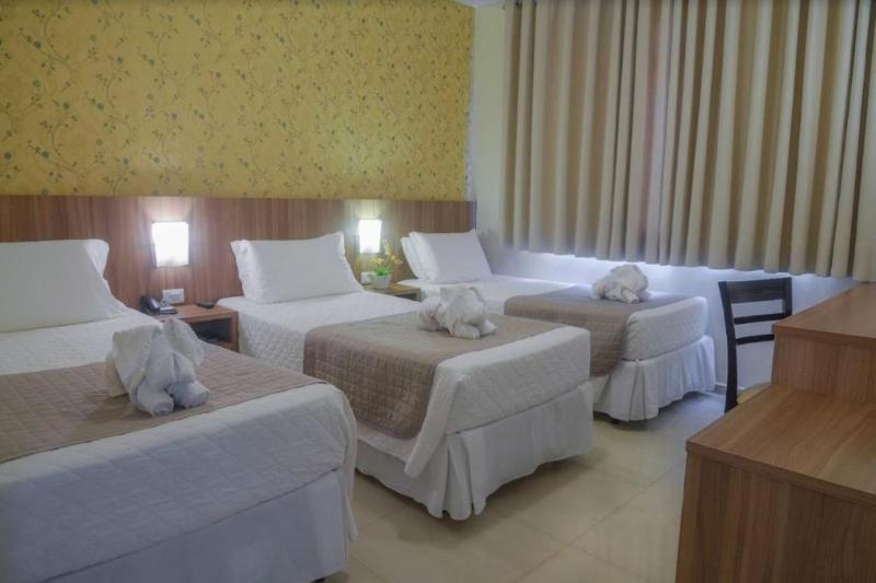 Quarto Triplo Deluxe, Pietro Angelo