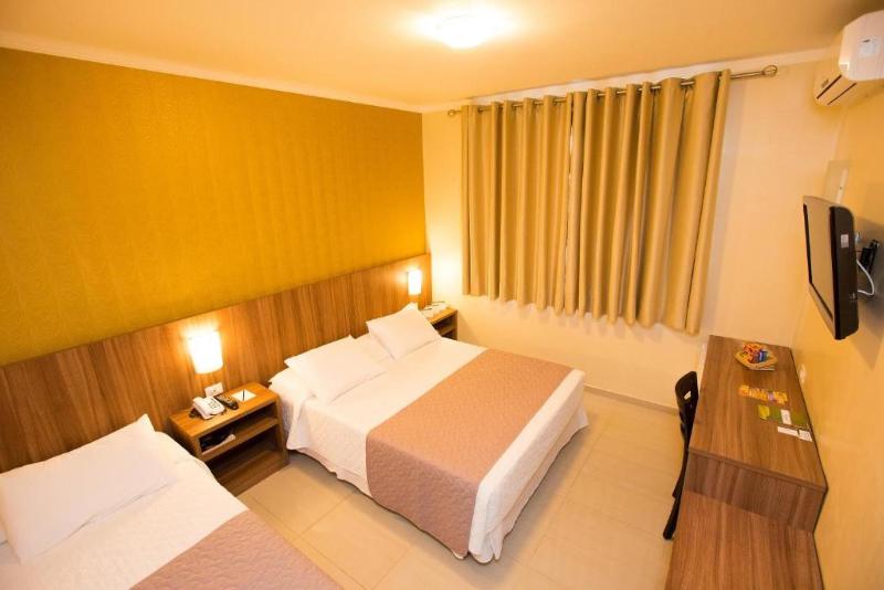 Quarto Triplo Deluxe, Pietro Angelo