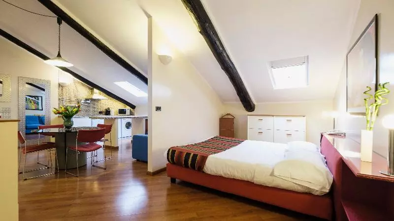 استودیوی استاندارد, Residence Sacchi Apart