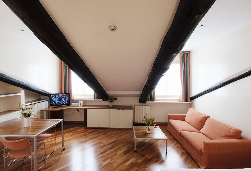 استودیو ساده, Residence Sacchi Apart