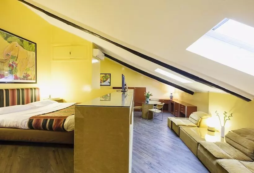 استودیو ساده, Residence Sacchi Apart