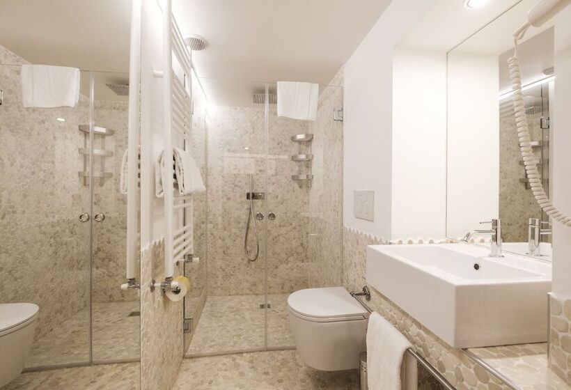 سوییت, Residence Sacchi Apart