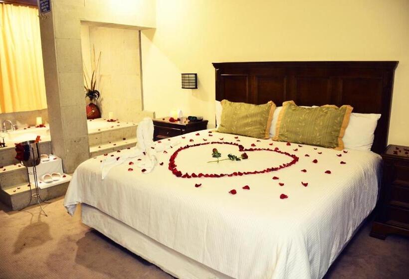 ماستر سويت, San Carlos Tequisquiapan