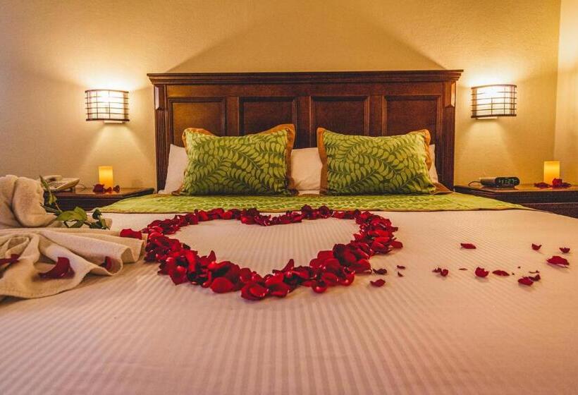 جناح جونيور, San Carlos Tequisquiapan