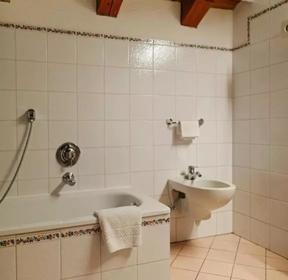اتاق استاندارد چهار تخته, Walser Courmayeur