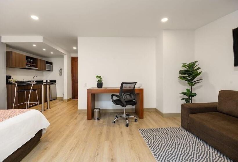 高级套房, Leblón Suites