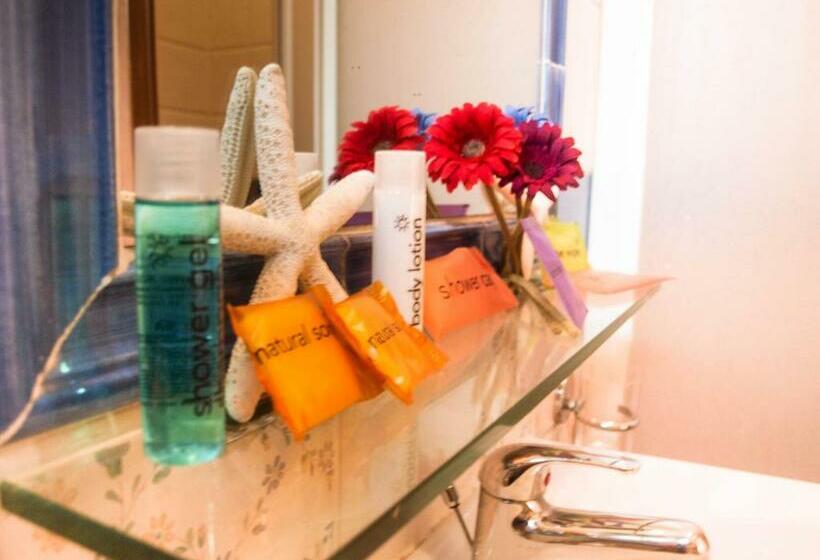 استودیوی استاندارد, Residence Auriga