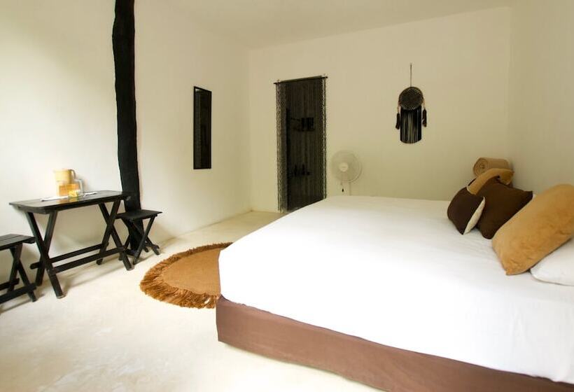 اتاق استاندارد با چشمانداز باغ, Zulum