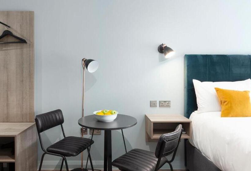 スイート, Aptel East