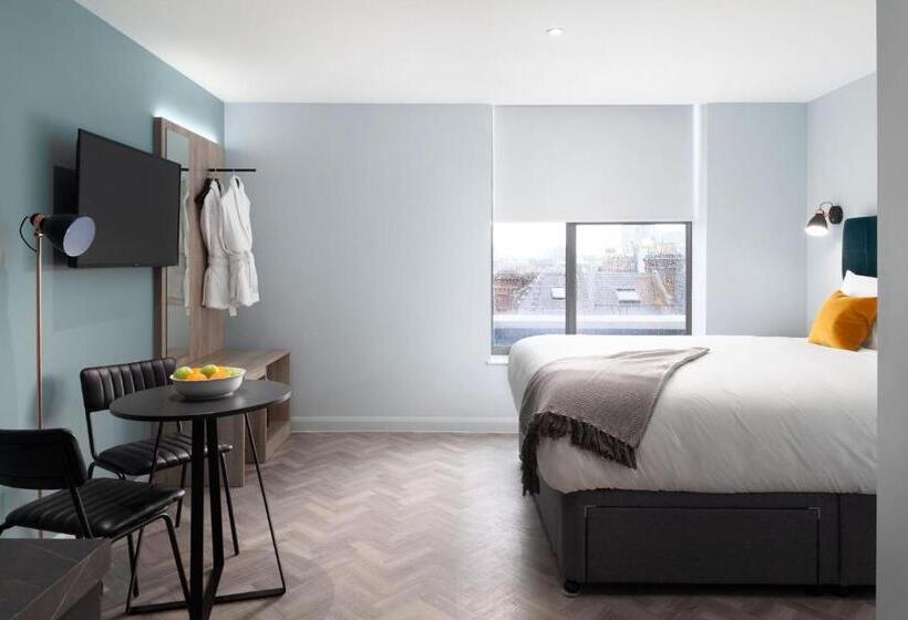 スーペリアースイート, Aptel East